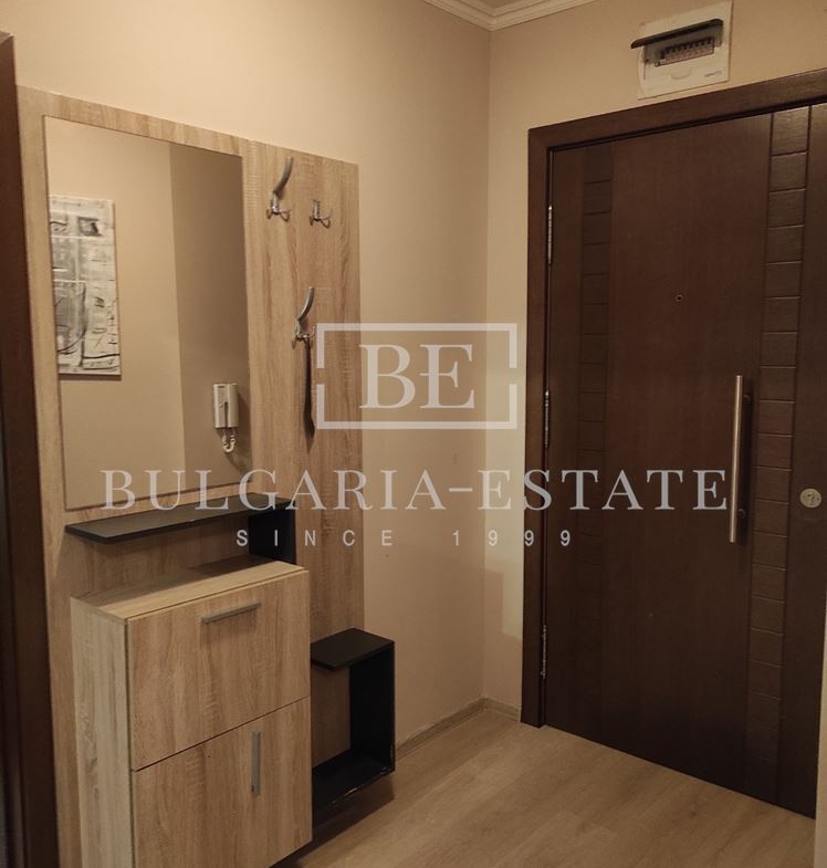 Тристаен апартамент - 70кв.м, в центъра - 0