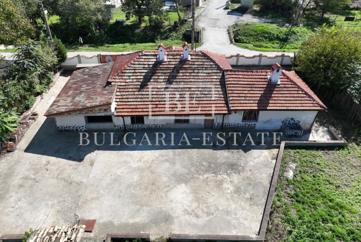 House in the village of Chernevo on two floors - 1100 sq.m. yard / 30 km from Varna - 0