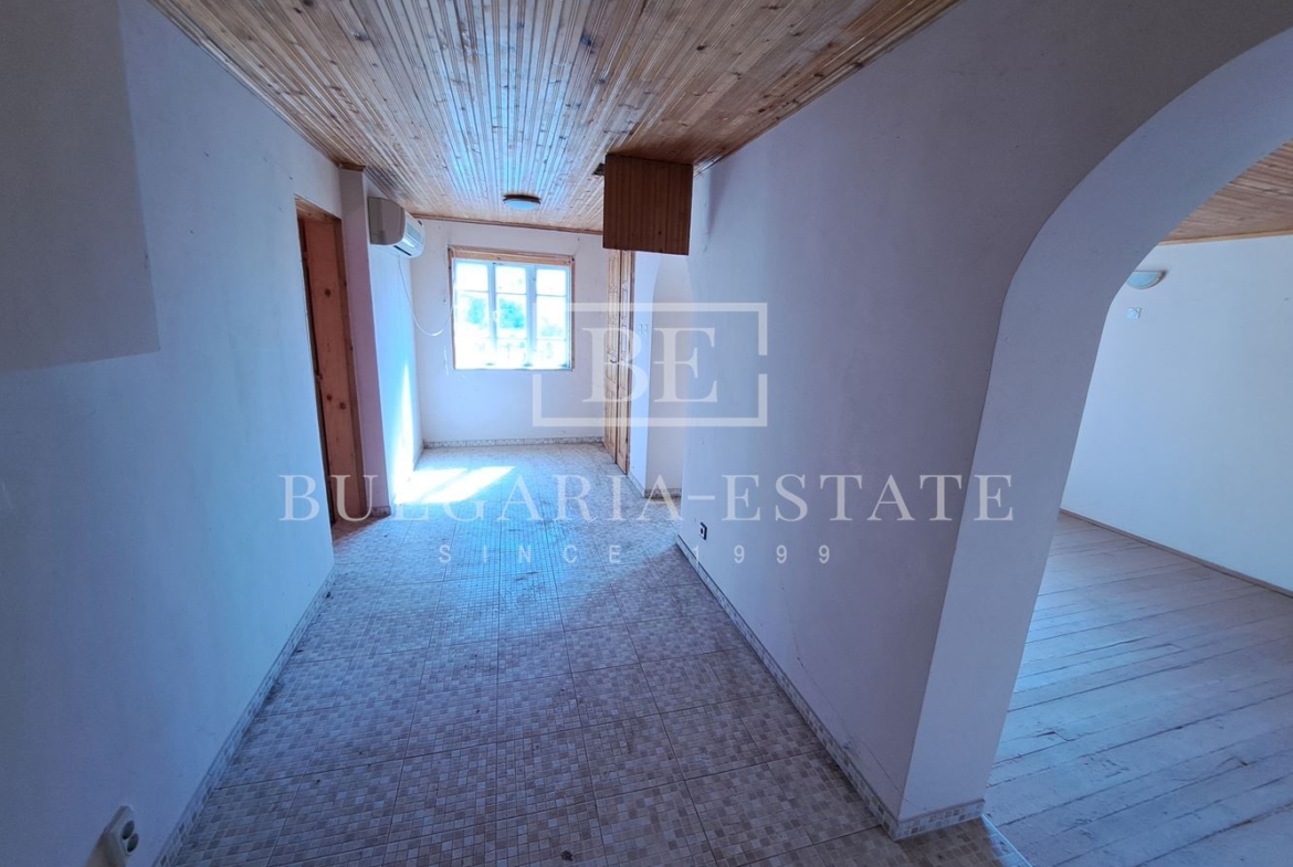 House in the village of Chernevo on two floors - 1100 sq.m. yard / 30 km from Varna - 0