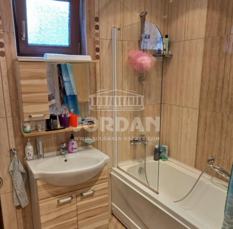 Ein Schlafzimmer - 85sq.m, Shkorpilovtsi - 0