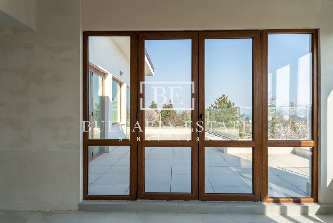 Detached house with yard, garage, amazing sea view, in mt. 614 sq. m., 4 floors - 0