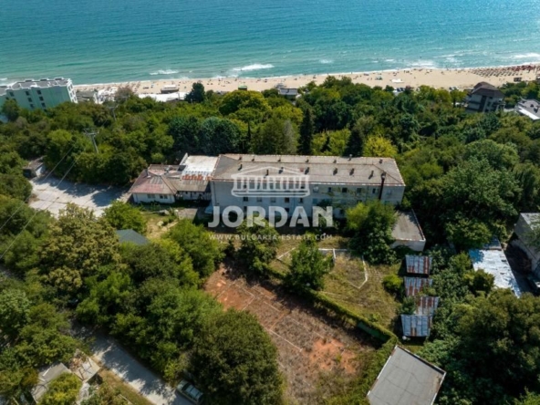 Парцел за застрояване, хотел, м-т Кабакум, 10650 км.м., ток, вода, постройка - 0