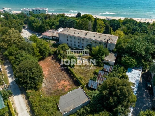 Парцел за застрояване, хотел, м-т Кабакум, 10650 км.м., ток, вода, постройка - 0