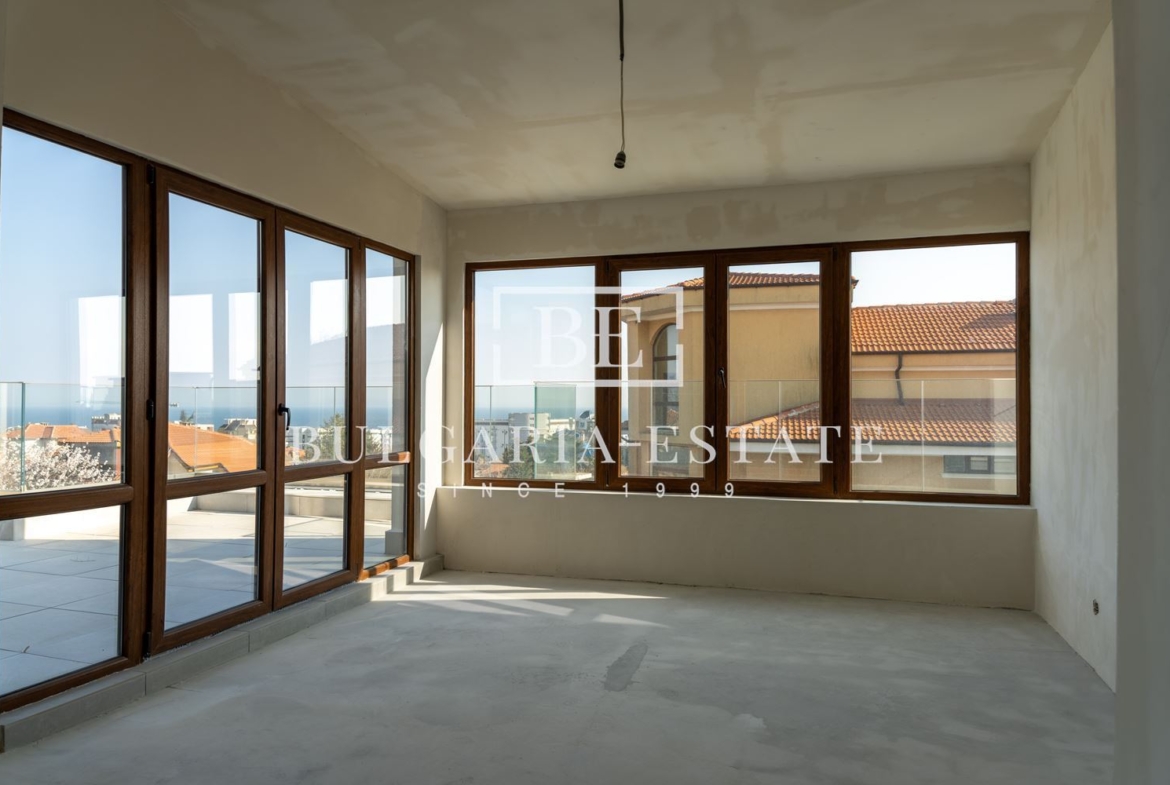 Detached house with yard, garage, amazing sea view, in mt. 614 sq. m., 4 floors - 0