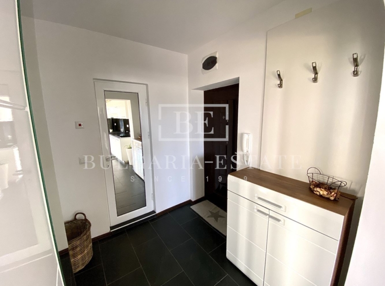 Страхотен 2-стаен с паркомясто гр. Варна - м-т Траката 66m² - 0