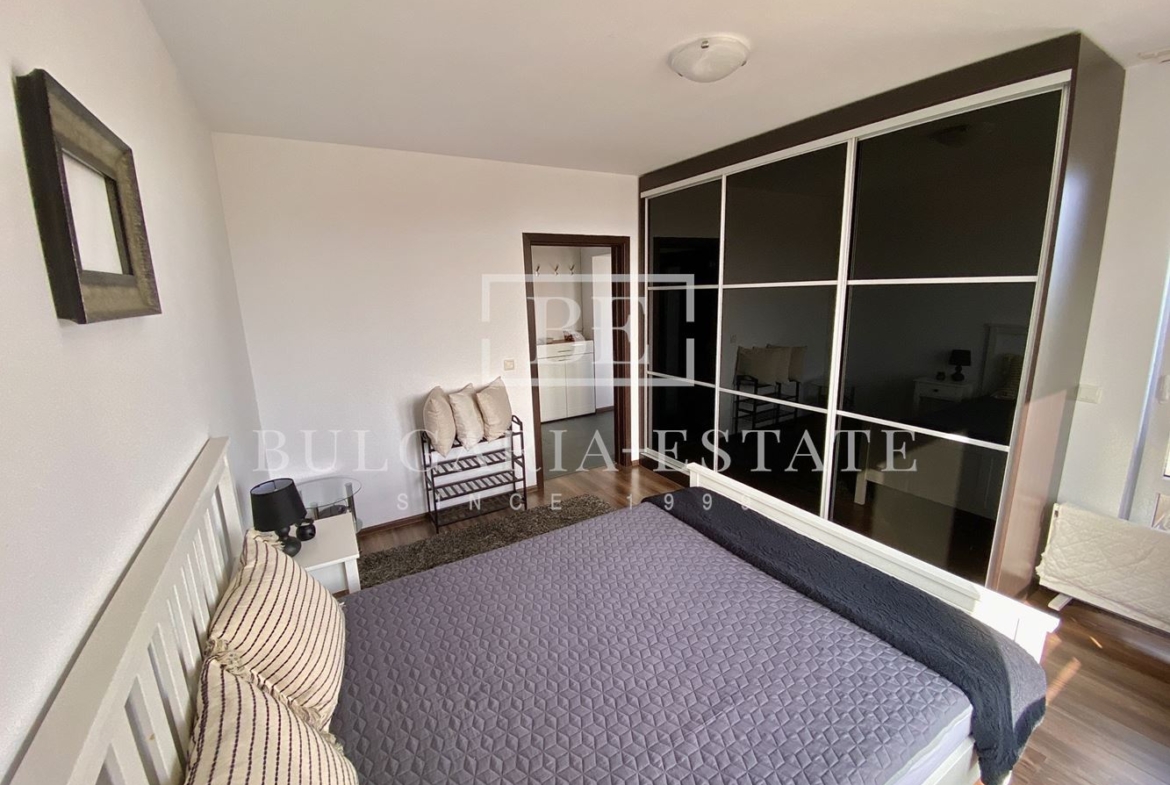 Fabulous 2-bedroom apartment with parking place in town of. Varna - Trakata 66m² - 0