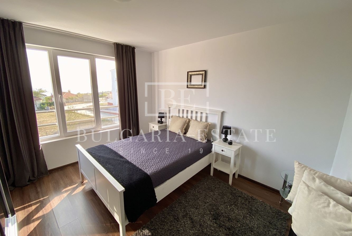 Fabulous 2-bedroom apartment with parking place in town of. Varna - Trakata 66m² - 0
