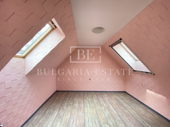 For rent office, office in the area of Botevata gradinka, gr. Varna, Central Post Office - 46 m2 - 0