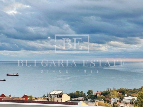 Къща в кв. Бриз, 240 кв.м. РЗП, гледка море - 0
