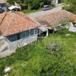 Къща с двор 945 кв.м., ток, вода, С. Бенковски, гр. Варна, област Аврен - 0