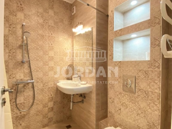 Под наем 4-стаен - Идеален Център 120m² - 0