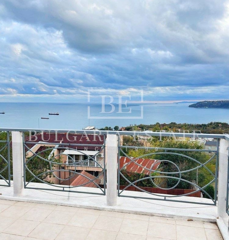 House in the quarter. Breeze, 240 sq.m. Floor area, sea view - 0