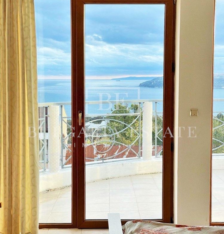 House in the quarter. Breeze, 240 sq.m. Floor area, sea view - 0