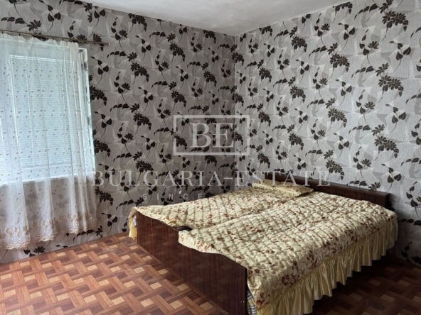 Къща с двор 945 кв.м., ток, вода, С. Бенковски, гр. Варна, област Аврен - 0