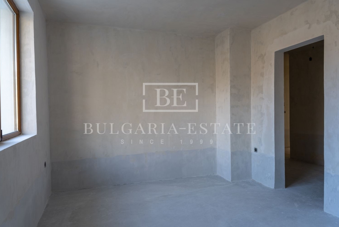 Етаж от къща - 3-стаен апартамент, м-т Евксиноград, гр. Варна - 0