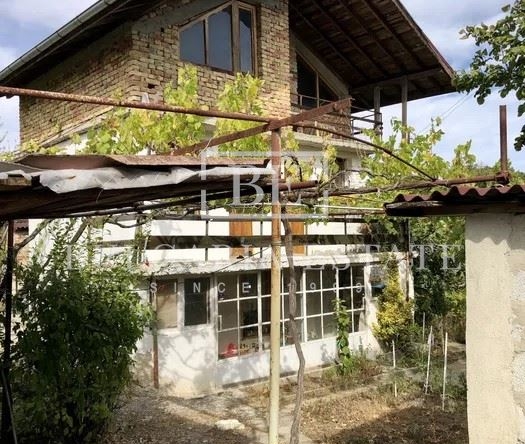🏡 Триетажна къща сред природата – само на 10 км от Варна! - 0