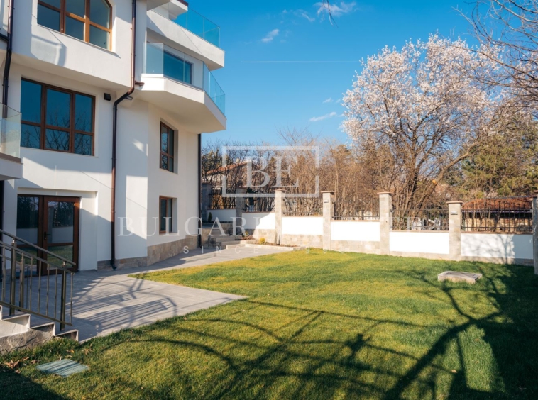 Floor of a house - 3-bedroom apartment, Evksinograd, gr. Varna - 0