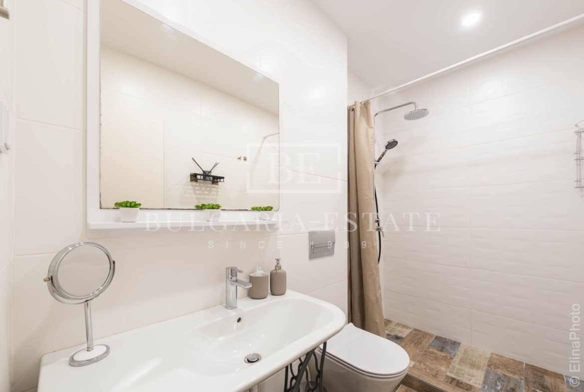 Designer-Wohnung mit einem Schlafzimmer zur Miete in der Stadt von. Varna, Briz, mit Parkplatz - 0
