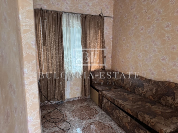 Къща с двор 945 кв.м., ток, вода, С. Бенковски, гр. Варна, област Аврен - 0