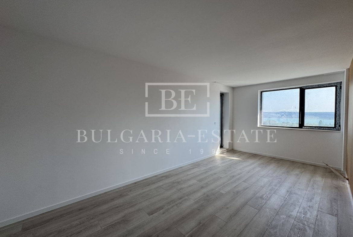 Тристаен апартамент за продажба | 160.59 кв.м | кв. Бриз, Варна - 0