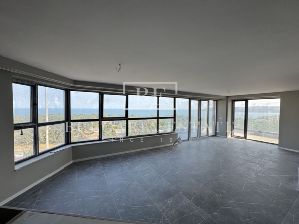 Тристаен апартамент за продажба | 160.59 кв.м | кв. Бриз, Варна - 0