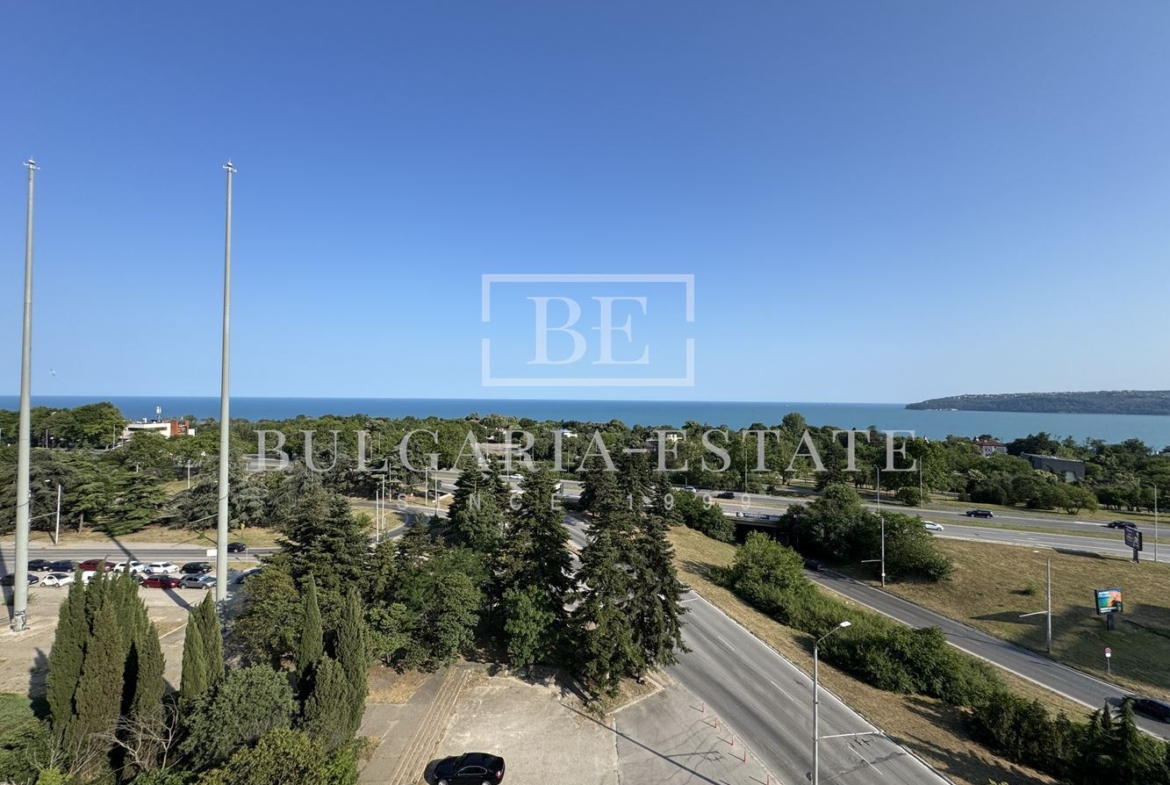 Тристаен апартамент за продажба | 160.59 кв.м | кв. Бриз, Варна - 0