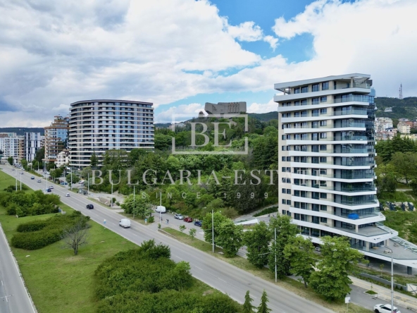 BULGARIA-ESTATE предлага стилен тристаен апартамент за продажба | кв. Бриз, Варна - 0