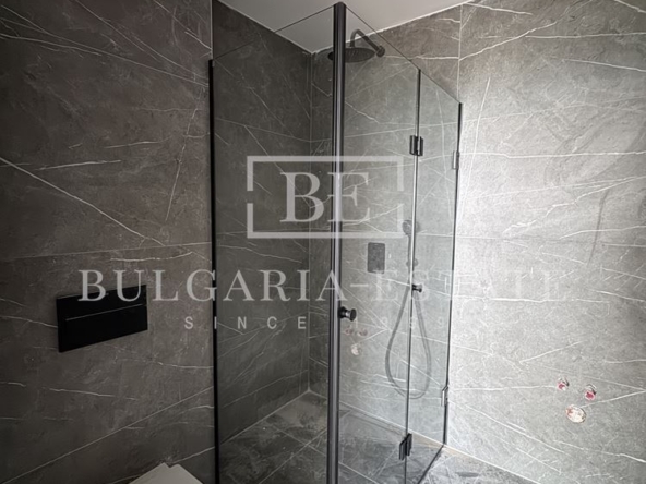 Тристаен апартамент за продажба | 160.59 кв.м | кв. Бриз, Варна - 0