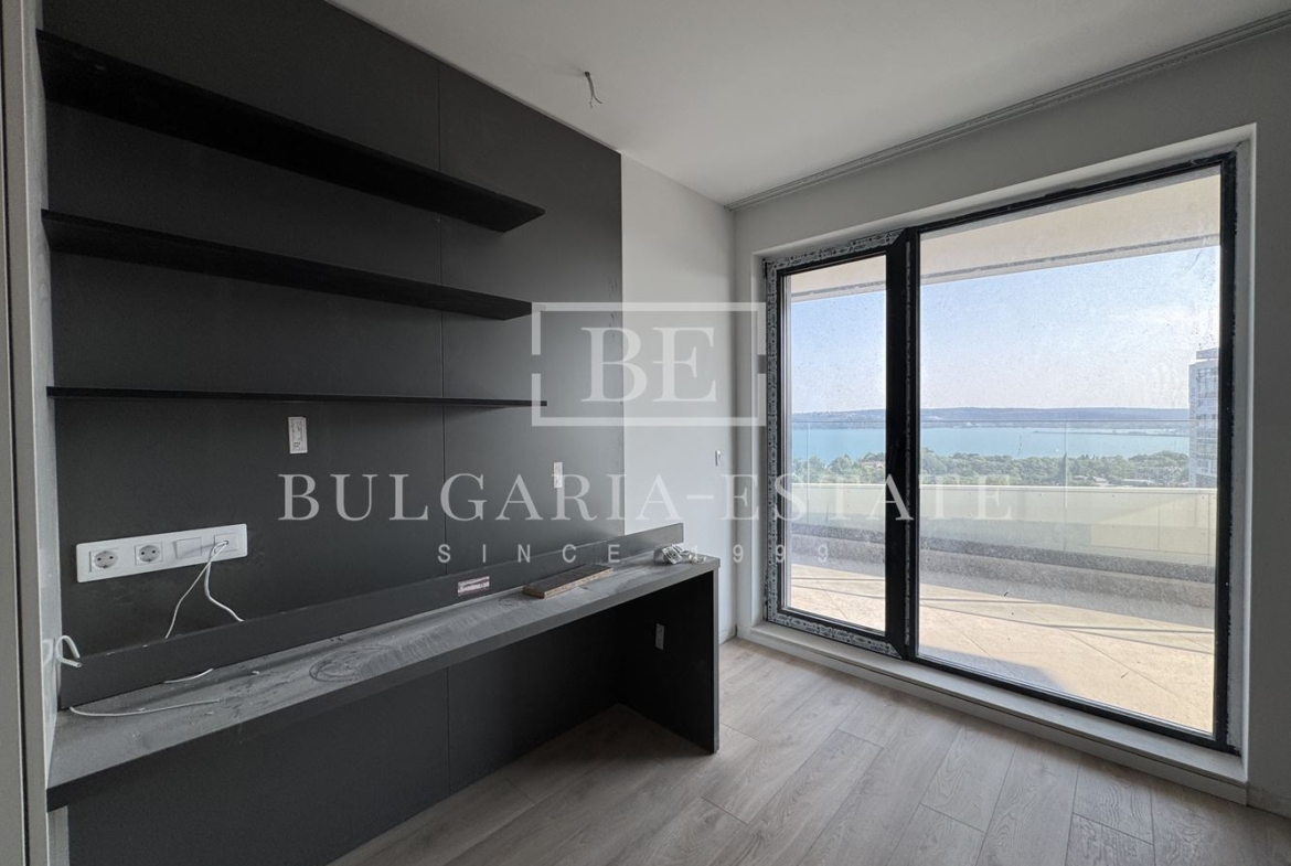 BULGARIA-ESTATE предлага стилен тристаен апартамент за продажба | кв. Бриз, Варна - 0