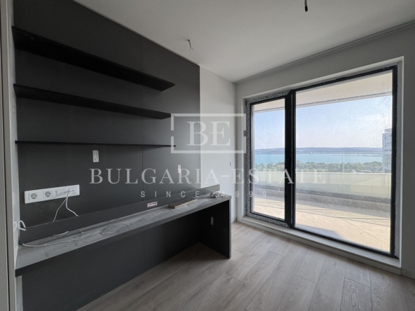BULGARIA-ESTATE предлага стилен тристаен апартамент за продажба | кв. Бриз, Варна - 0