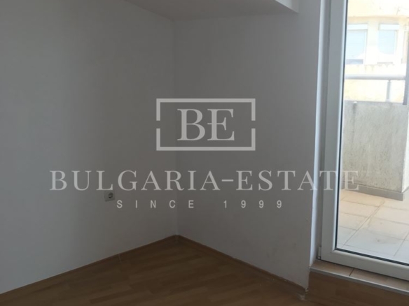 Четиристаен апартамент с гледка - 0