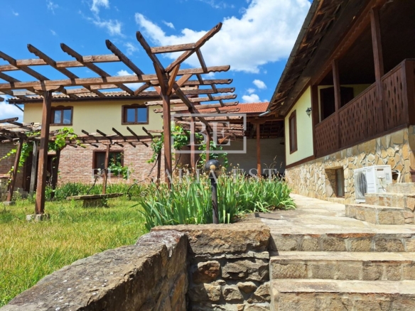 Zu verkaufen Häuser, Dorf Kochovo, Region Shumen - 0