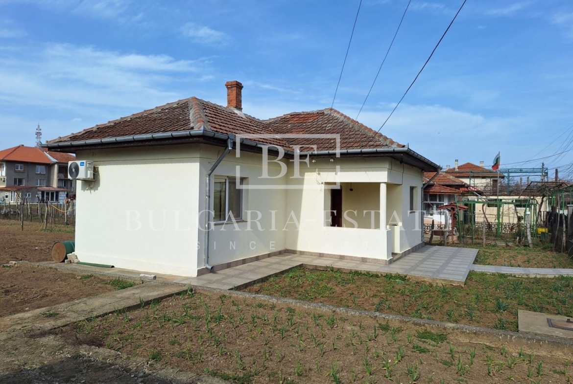 ЕКСКЛУЗИВНО! Продава се кокетна масивна къща в гр. Тутракан! НАМАЛЕНА ЦЕНА ОТ 17.07.2025 г. - 0