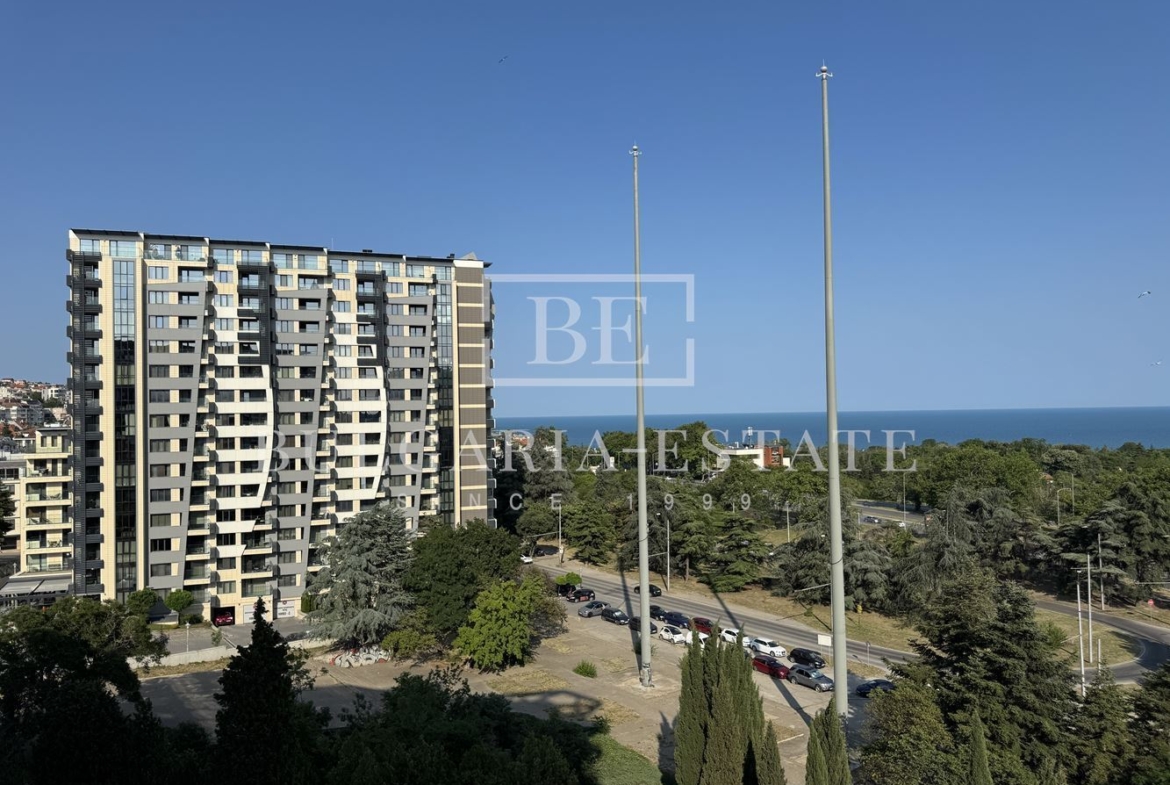 Тристаен апартамент за продажба | 160.59 кв.м | кв. Бриз, Варна - 0