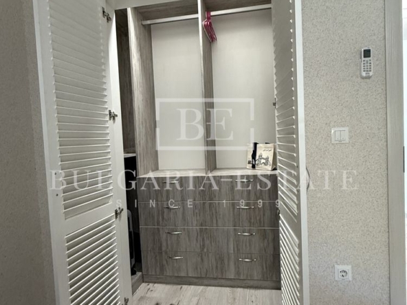 3-стаен апартамент, 4-ти етаж, луксозно обзавеждане, панорама – кв. Бриз - 0