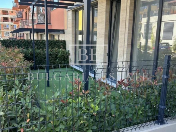 Двустаен апартамент в комплекс „Бела Вита“, Св. Св. Константин и Елена – 87 500 € - 0