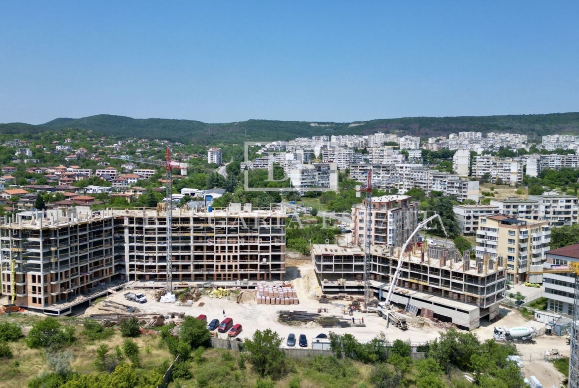 Тристаен апартамент с паркомясто в нова красива сграда, гр. Варна. АКТ 14 – ОКТОМВРИ 2025 г.! ДОКАЗАН СТРОИТЕЛ В ГРАДА! - 0