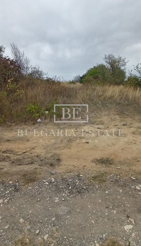 Property with excellent access and infrastructure in Mentesheto - 0