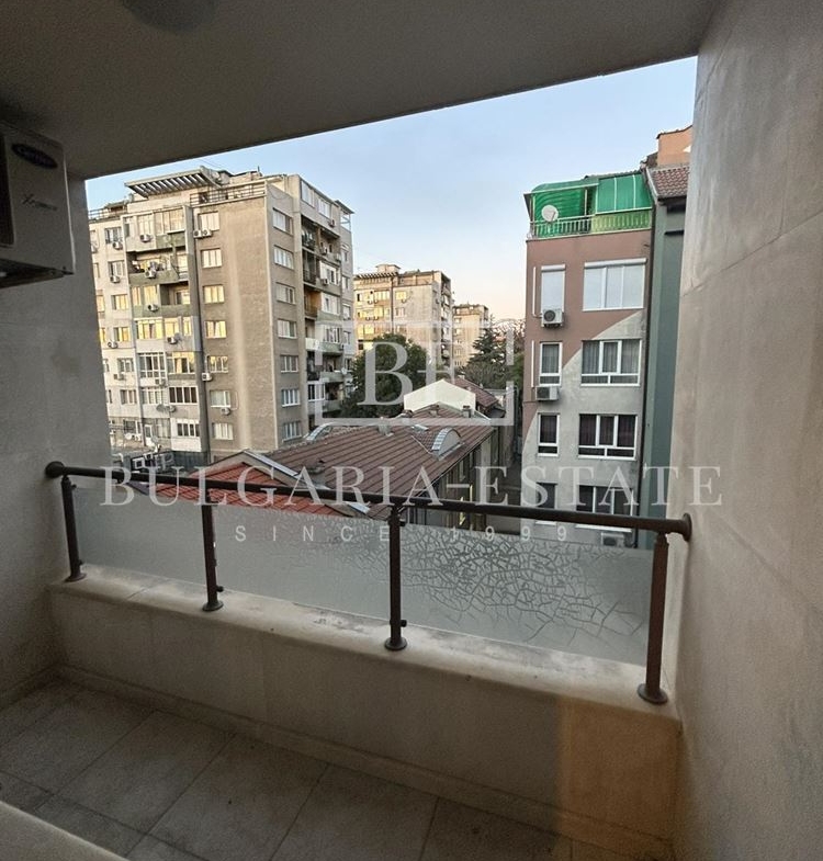 🏡 Нов тристаен апартамент под наем в центъра на Варна. - 0