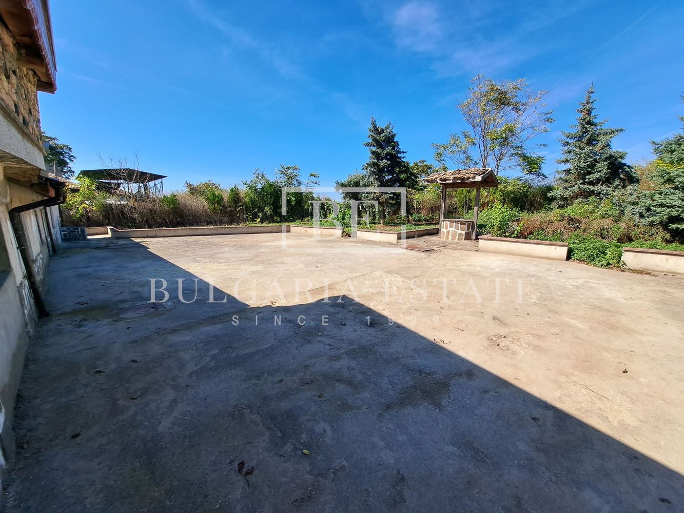 House in the village of Chernevo on two floors - 1100 sq.m. yard / 30 km from Varna-0 House in the village of Chernevo on two floors - 1100 sq.m. yard / 30 km from Varna - 0