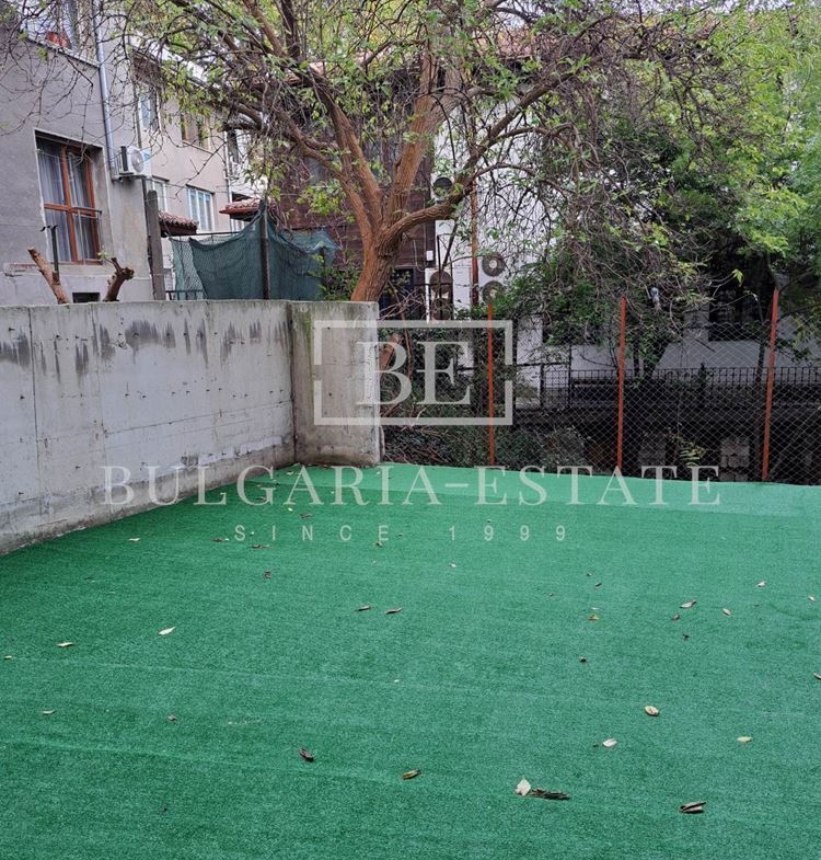 Тристаен апартамент до Ритуална зала - 0