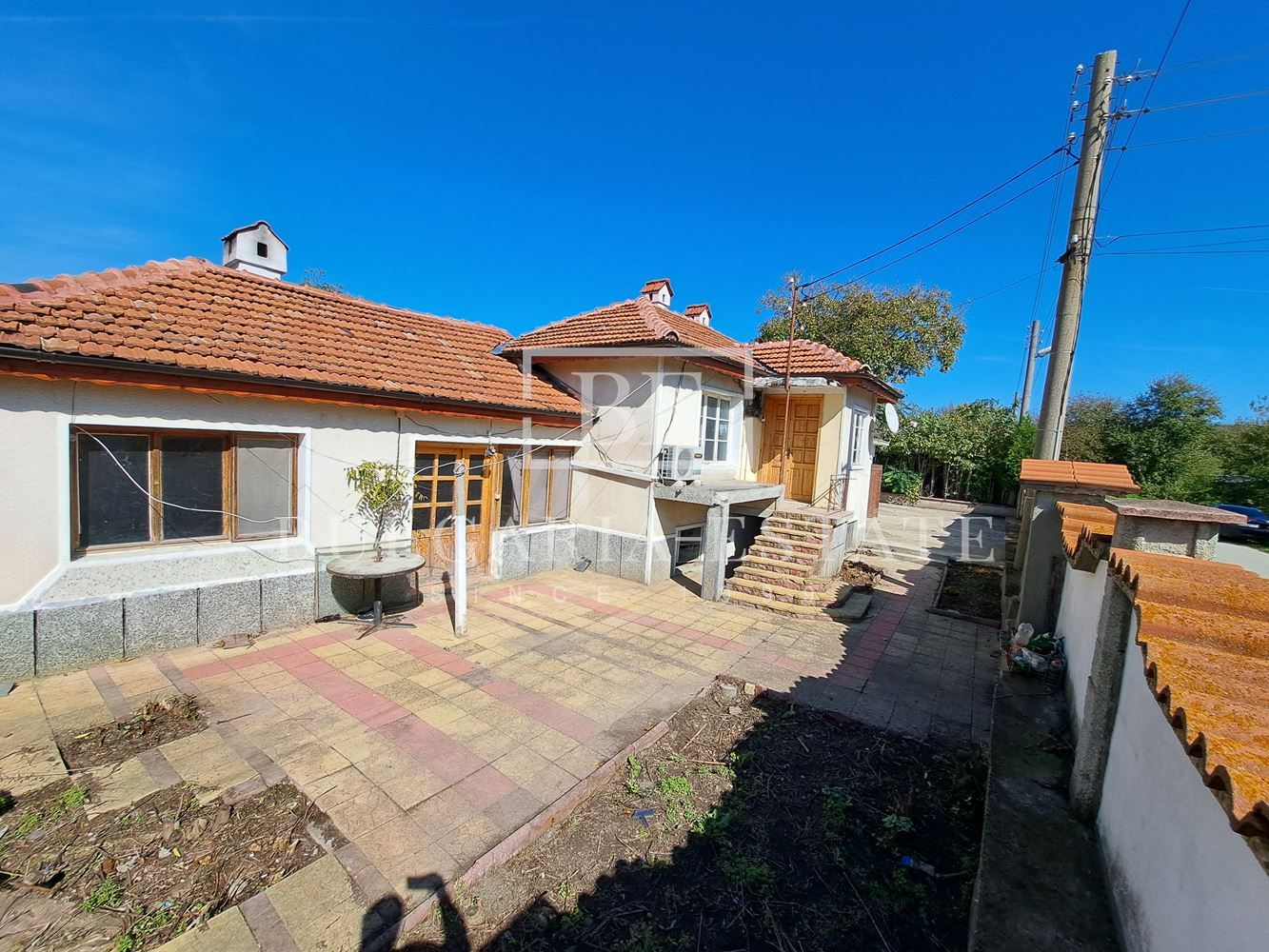 House in the village of Chernevo on two floors - 1100 sq.m. yard / 30 km from Varna-0 House in the village of Chernevo on two floors - 1100 sq.m. yard / 30 km from Varna - 0