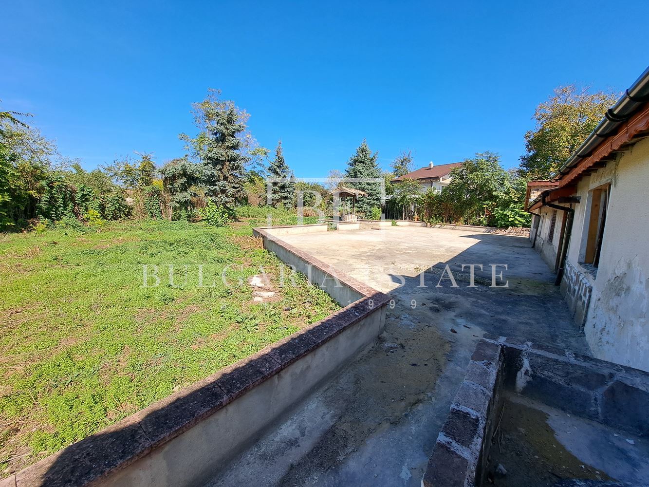 House in the village of Chernevo on two floors - 1100 sq.m. yard / 30 km from Varna-0 House in the village of Chernevo on two floors - 1100 sq.m. yard / 30 km from Varna - 0