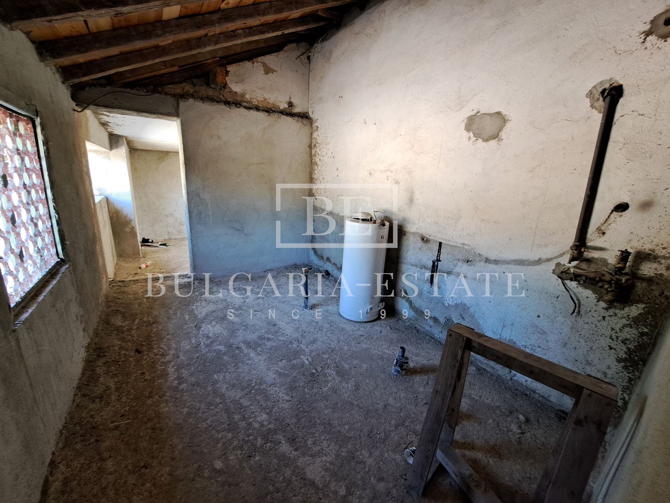 House in the village of Chernevo on two floors - 1100 sq.m. yard / 30 km from Varna-0 House in the village of Chernevo on two floors - 1100 sq.m. yard / 30 km from Varna - 0