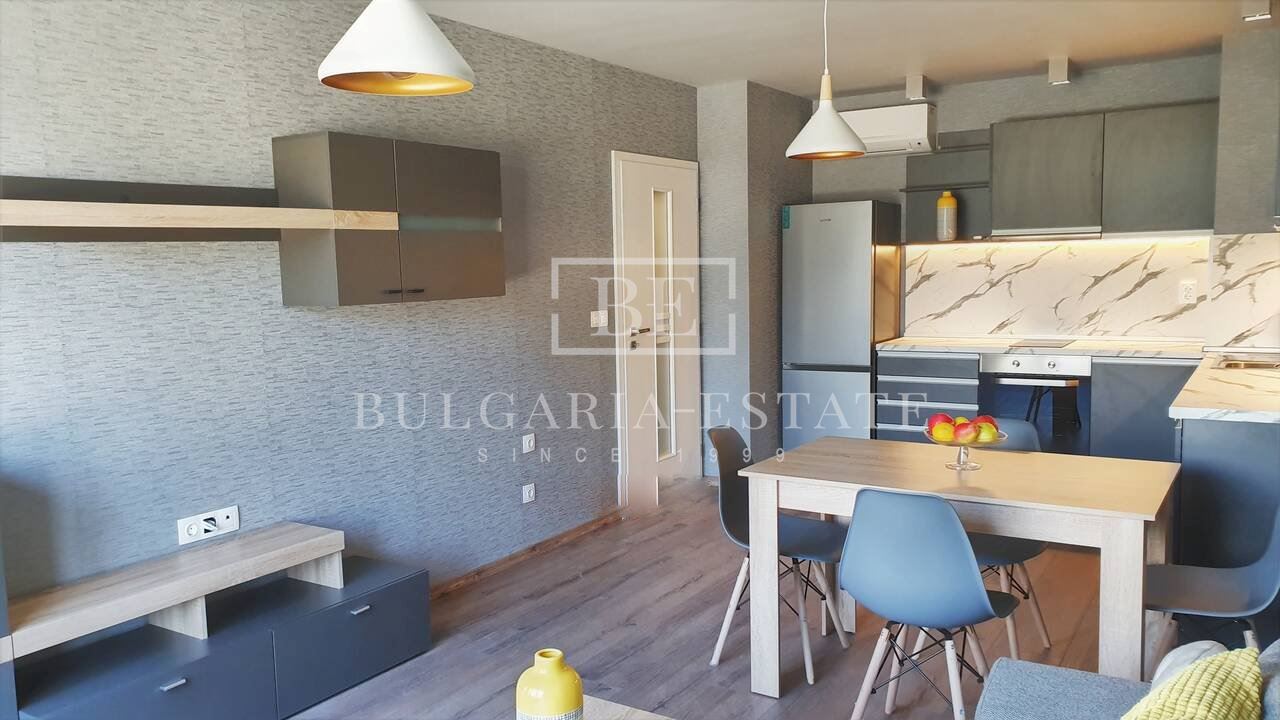 Двустаен апартамент с ПАРКОМЯСТО - Св. Св. Константин и Елена - 0