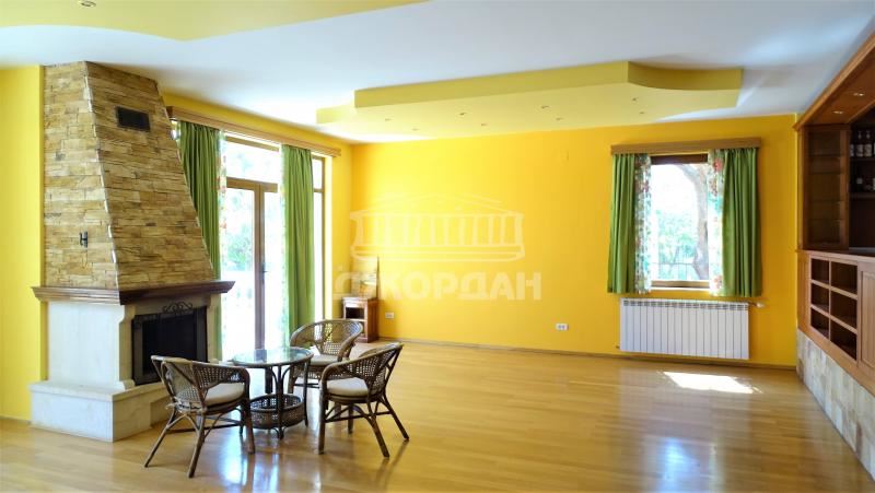 Haus auf 4 Etagen mit Panoramablick, 1250m2 m2, 600m2 Hof, Trakata - 0