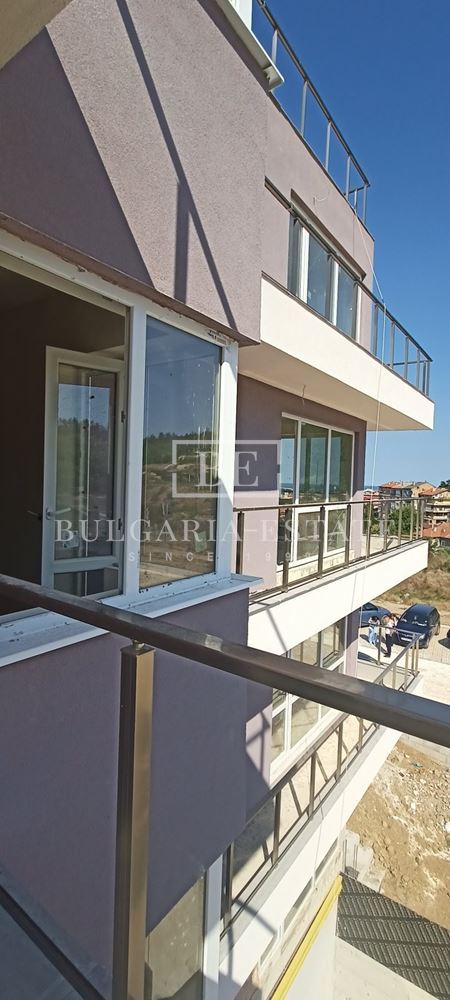 Тристаен апартамент 106.88 кв.м в кв. Аспарухово, втори етаж - 0