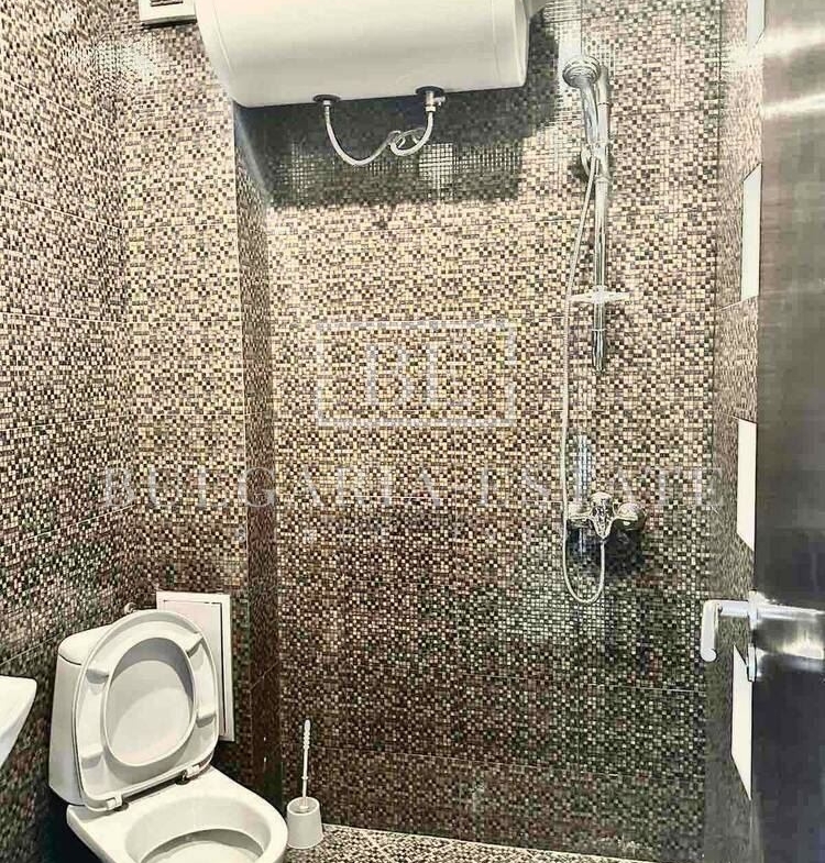 Трехкомнатная южная квартира - 75 кв.м, Зимний кинотеатр Тракия - 0