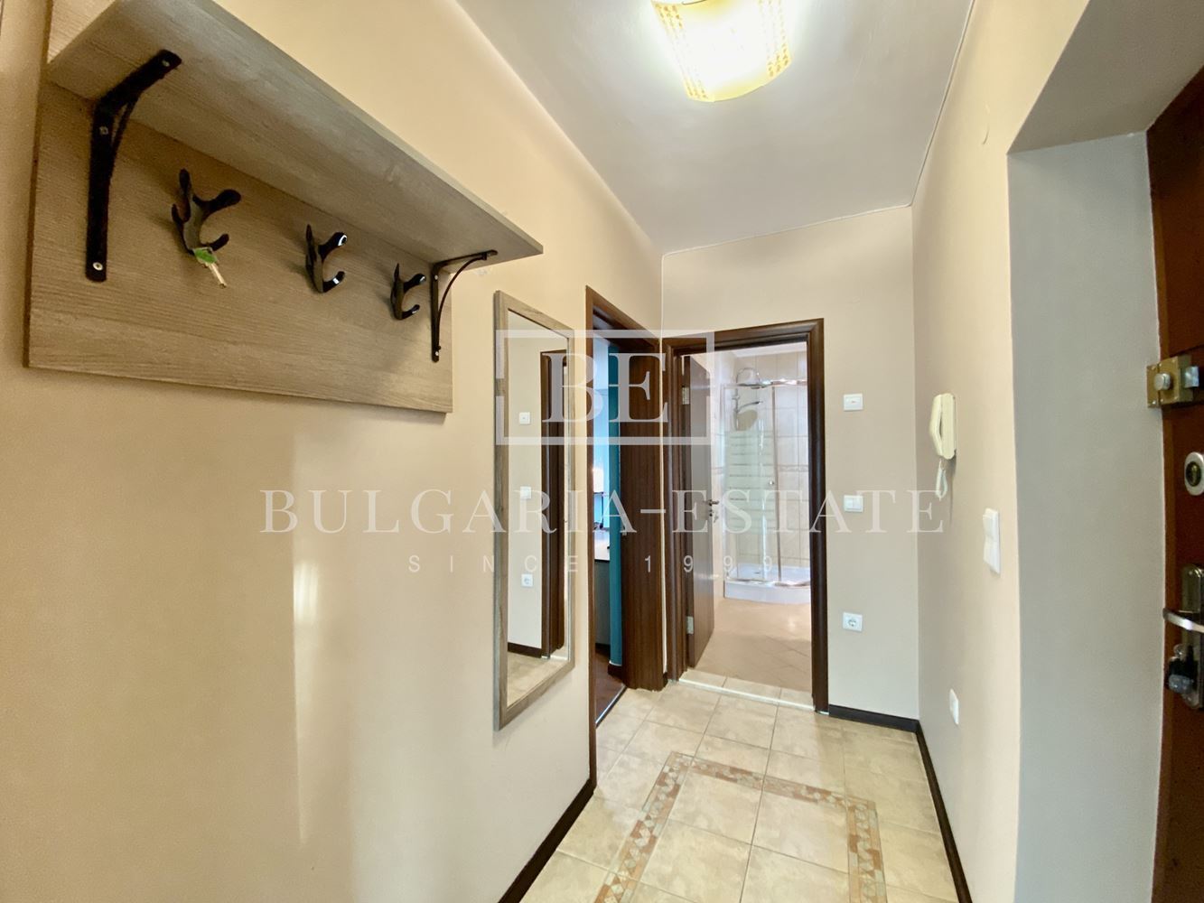 Квартира "ОАЗИС", Золотые пески, Варна в закрытом комплексе с бассейном, парковочное место - 0