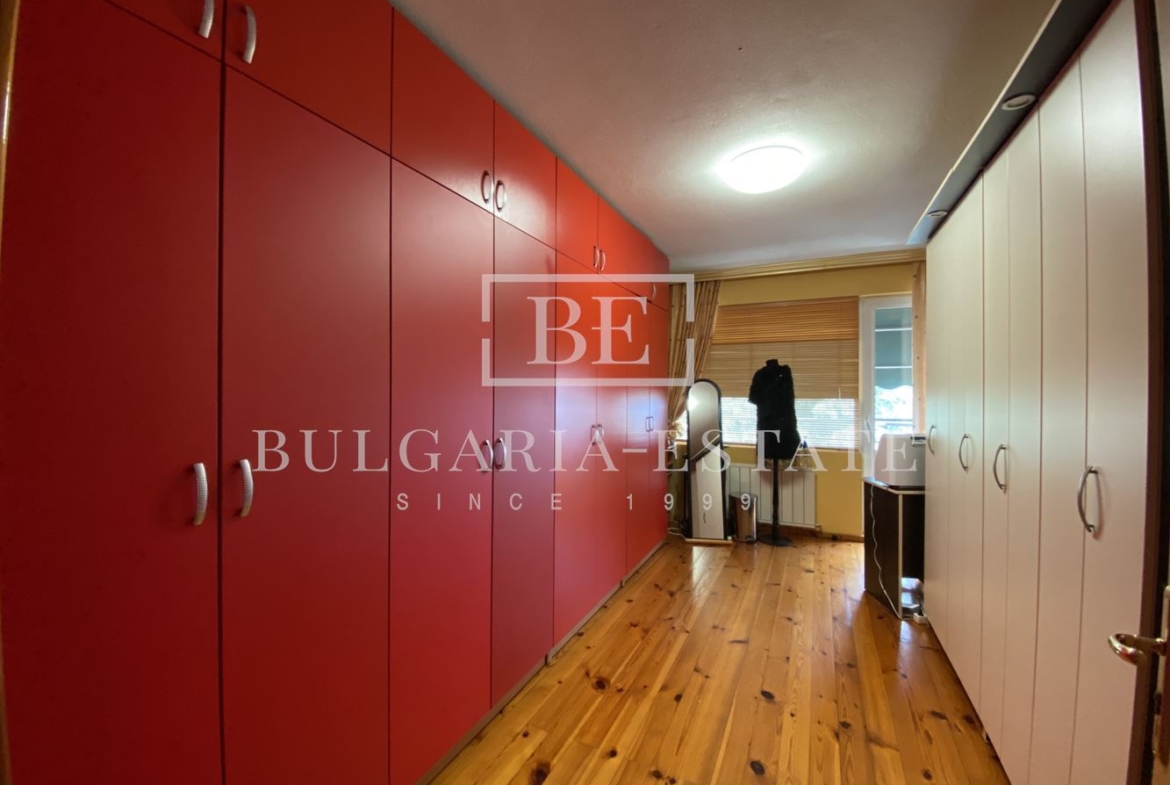 Роскошный дом с двором в деревне Рогачево - всего в 10 минутах от пляжей Албены! - 0